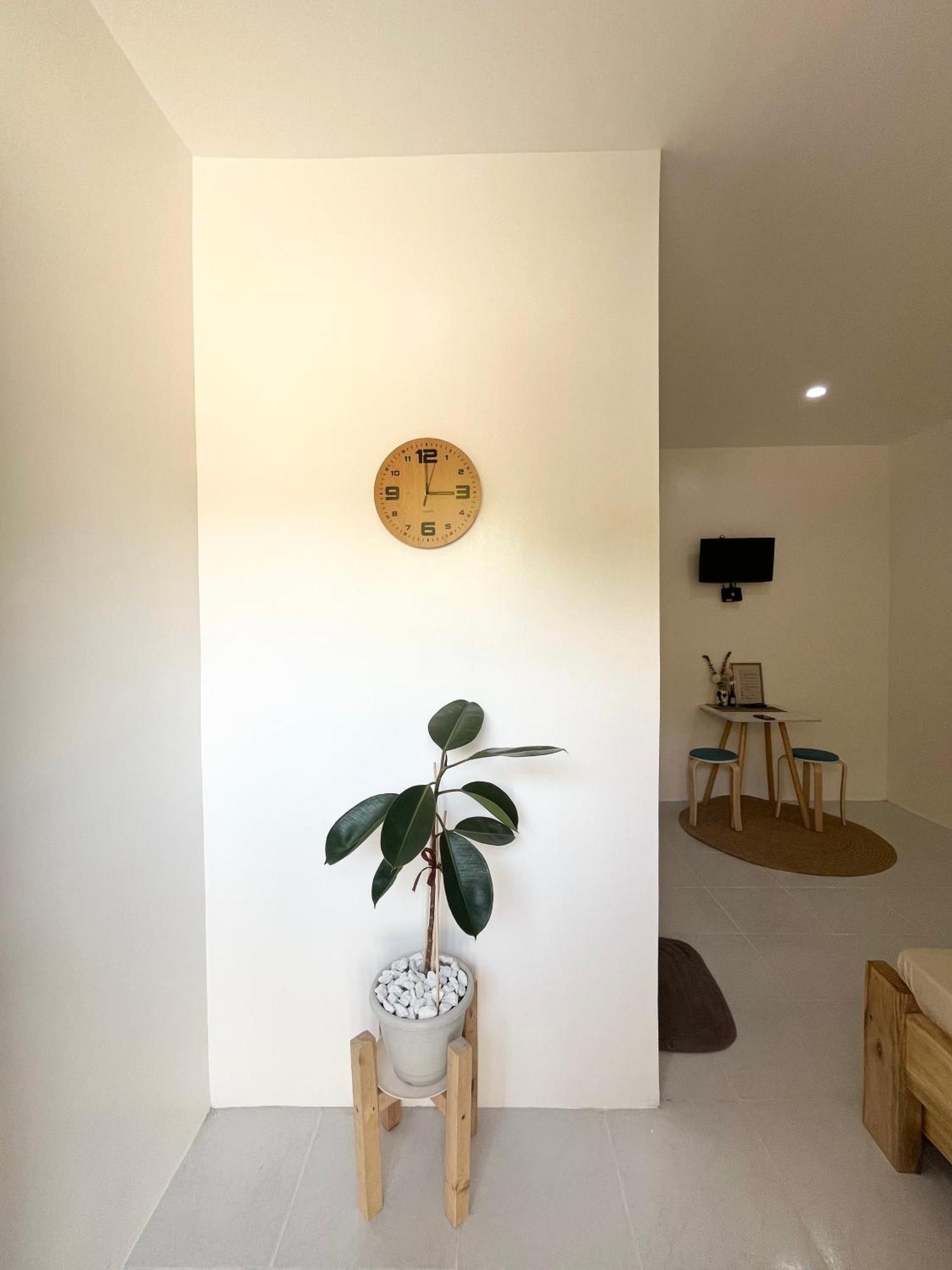 Sunnydale Apartelle -Room Accommodation Near Calatagan Beach Resorts باتانجاس المظهر الخارجي الصورة