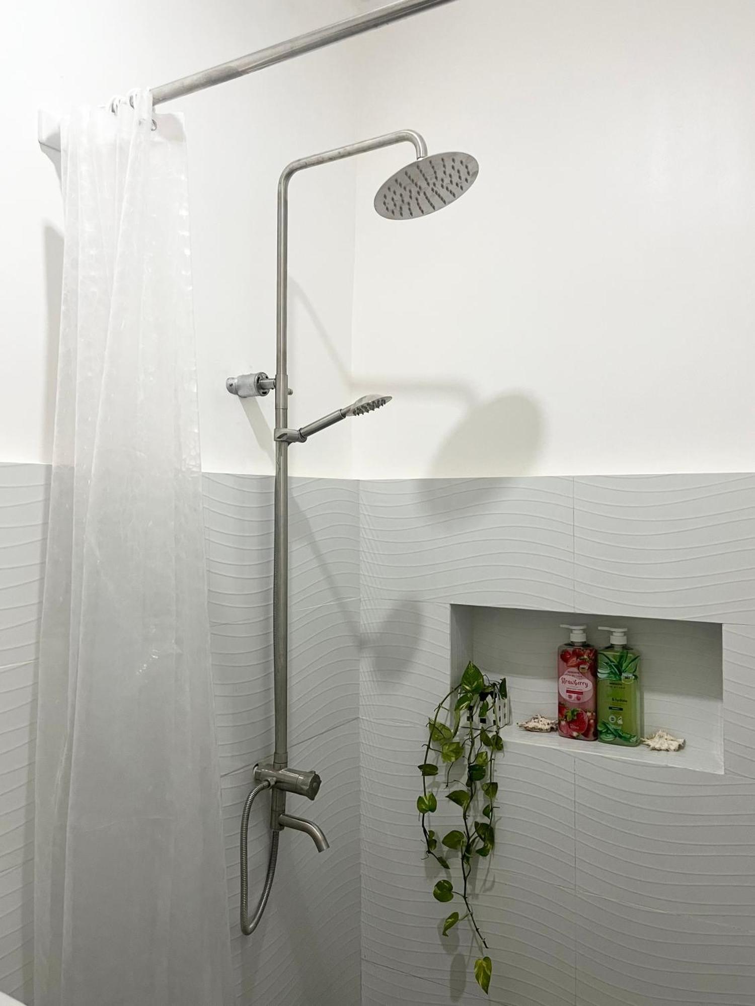 Sunnydale Apartelle -Room Accommodation Near Calatagan Beach Resorts باتانجاس المظهر الخارجي الصورة