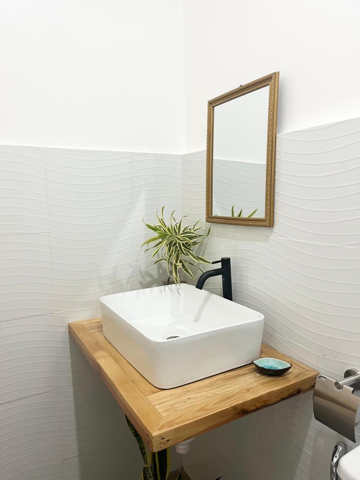Sunnydale Apartelle -Room Accommodation Near Calatagan Beach Resorts باتانجاس المظهر الخارجي الصورة