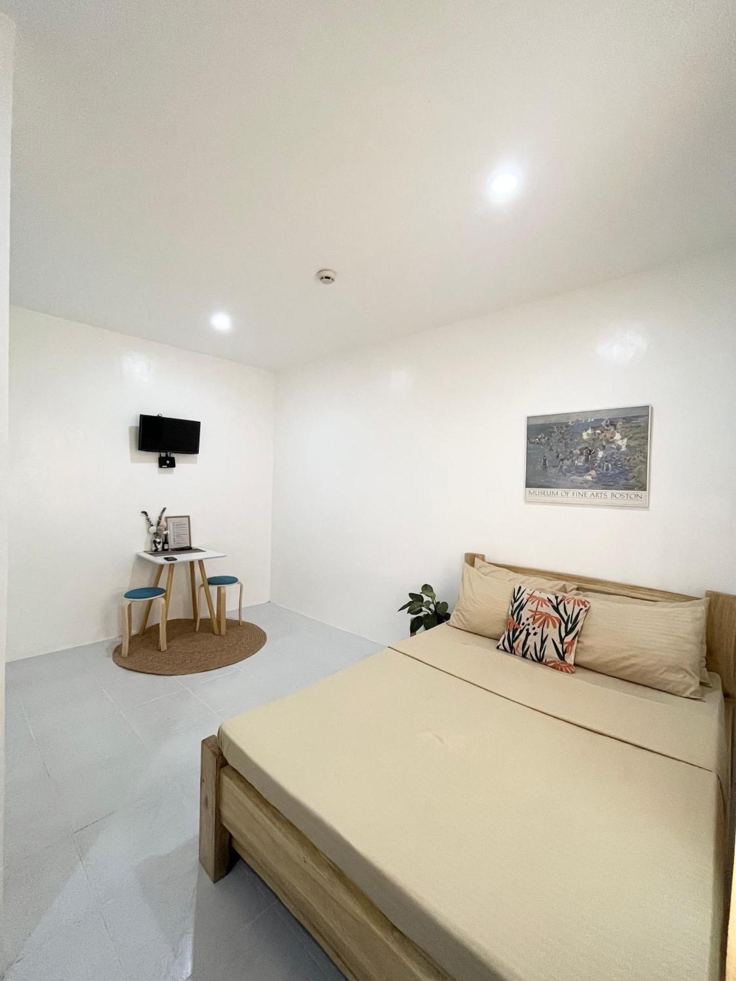 Sunnydale Apartelle -Room Accommodation Near Calatagan Beach Resorts باتانجاس المظهر الخارجي الصورة